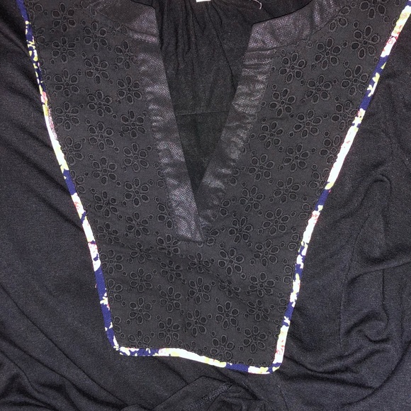 💕 Ezra Black blouse size small - Picture 6 of 8